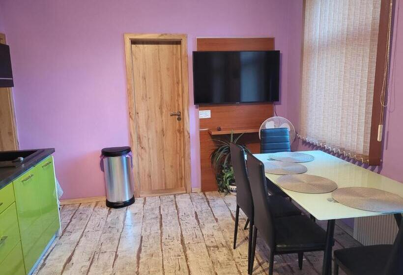 سوئیت با چشم‌انداز رودخانه, Penzion U Elišky