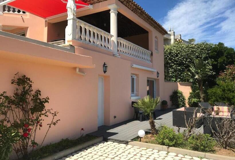 オーシャンビュースタンダードルーム, Villa Goonie