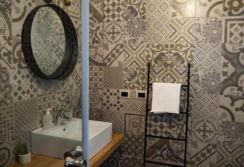 اتاق لوکس با چشم‌انداز باغ, Viaggio In Sicilia B&b