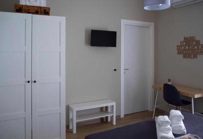اتاق لوکس با چشم‌انداز باغ, Viaggio In Sicilia B&b