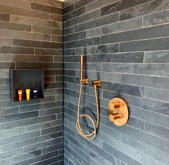 غرفة ديلوكس, De Bonderbei