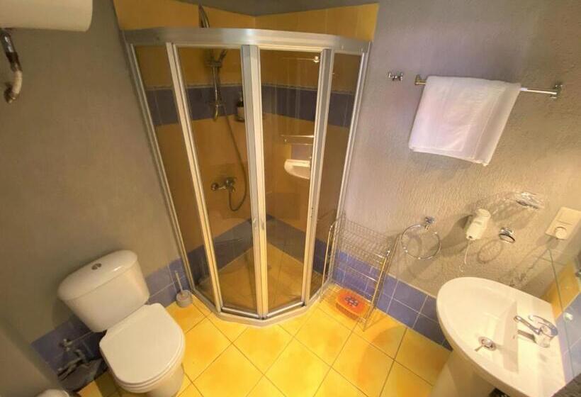 اتاق استاندارد چهار تخته, K8 5 Apartments