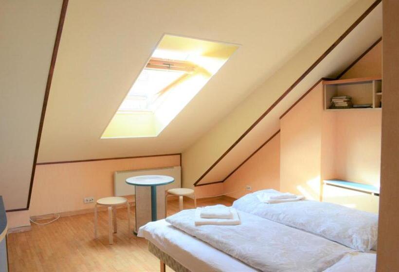 اتاق استاندارد چهار تخته, K8 5 Apartments