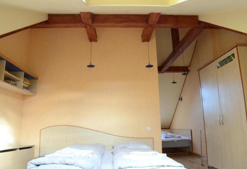 اتاق استاندارد چهار تخته, K8 5 Apartments