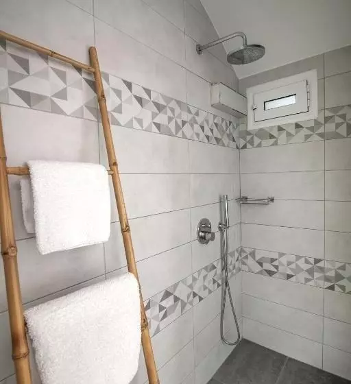 سوئیت با چشم‌انداز, Abelonas Retreat