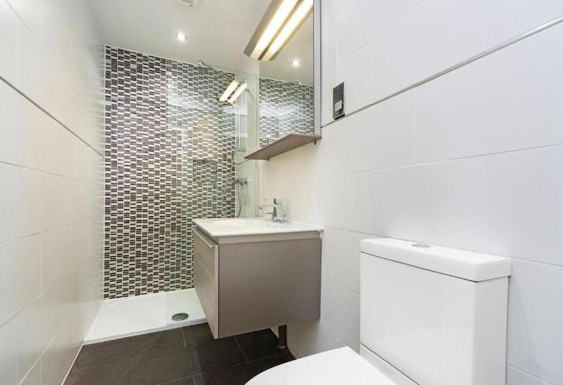 غرفة عائلية, Mentone