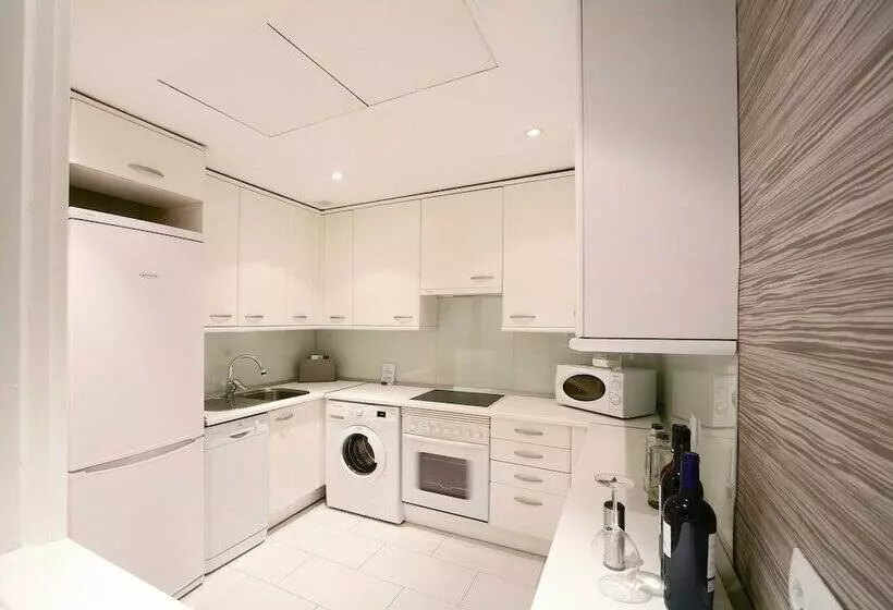 سوییت جونیور, Boutike Cibeles