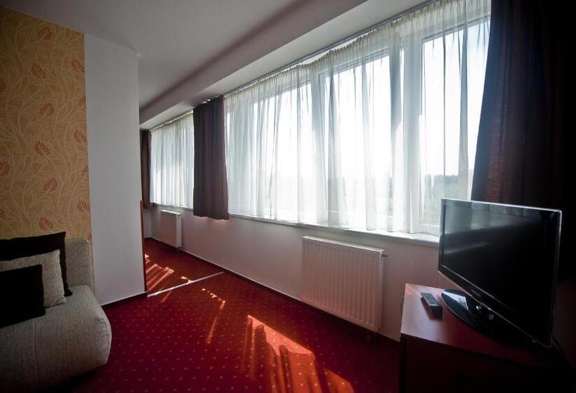 스탠다드 트리플 룸, Canada Hotel Budapest