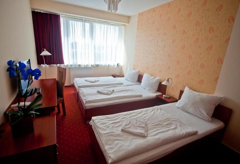 스탠다드 트리플 룸, Canada Hotel Budapest