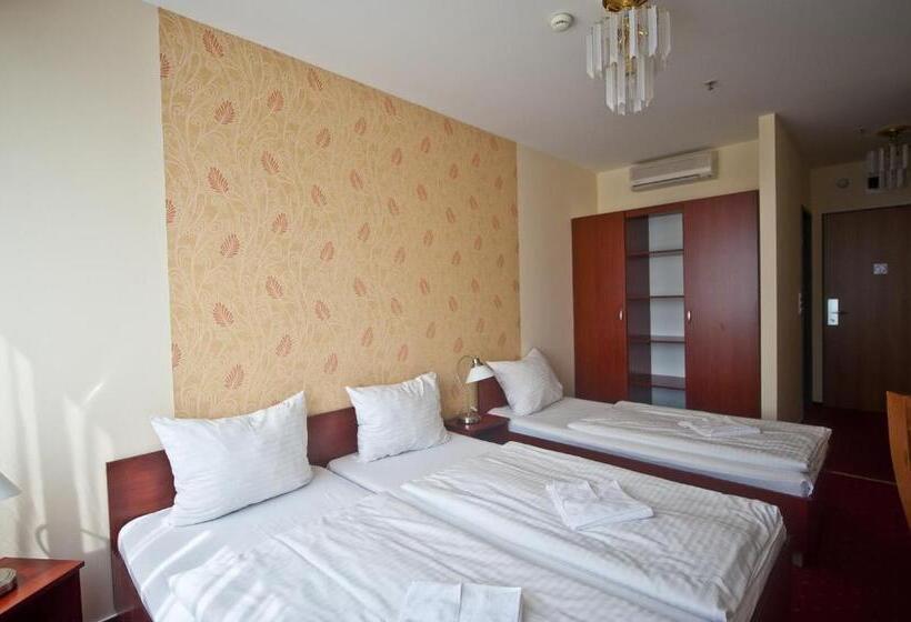 スタンダードトリプルルーム, Canada Hotel Budapest