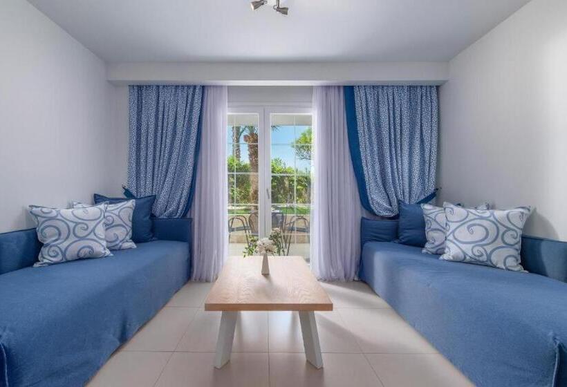 Семейный Номер Вид на Сад, Elinotel Apolamare