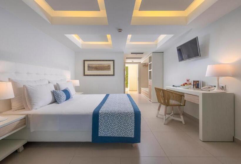 Семейный Номер Вид на Сад, Elinotel Apolamare