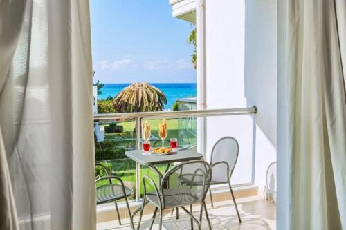 Семейный Номер Боковой Вид на Море, Elinotel Apolamare