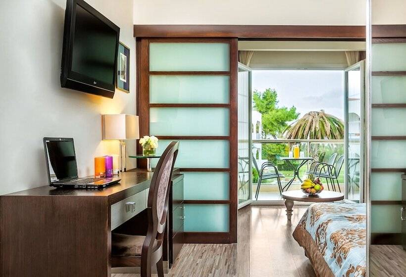 Семейный Номер Боковой Вид на Море, Elinotel Apolamare