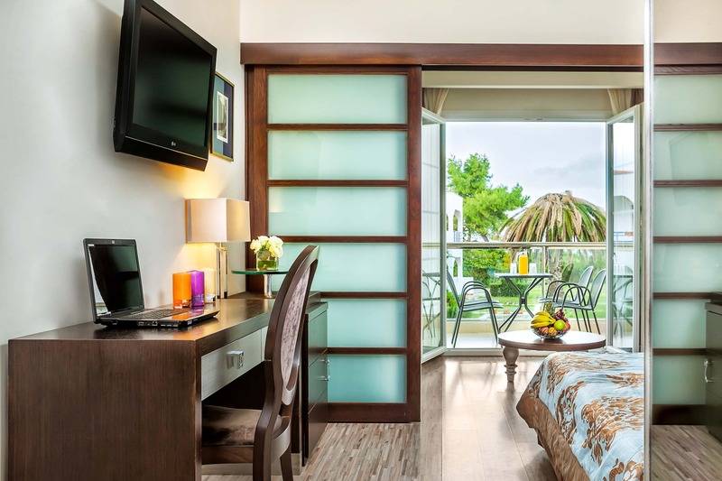 Семейный Номер Боковой Вид на Море, Elinotel Apolamare