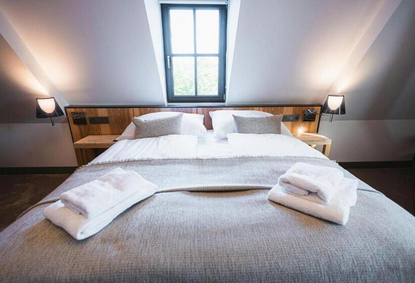 اتاق سوپریور, Albrecht