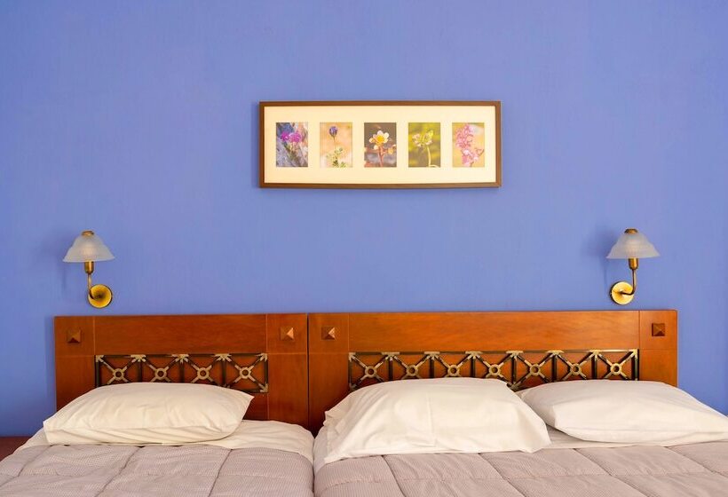 标准三人间, Artemis