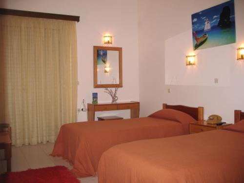 标准单人间, Athina