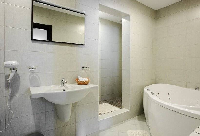 سوییت, Centre Avanta