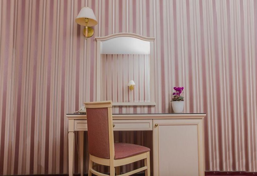 컴포트 룸, Best City