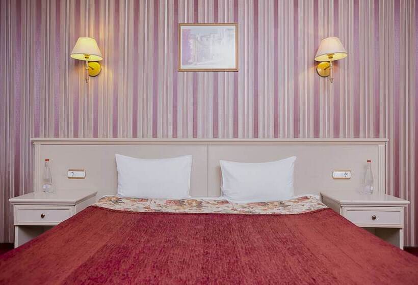 컴포트 룸, Best City