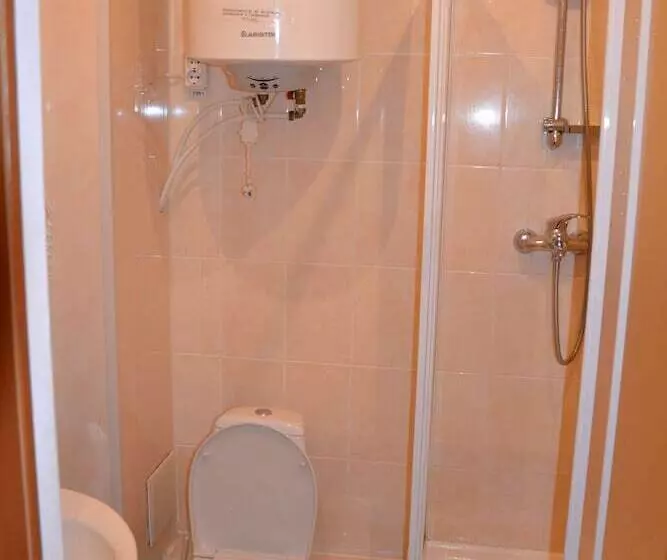Comfort Yhden Hengen Huone, Bulak