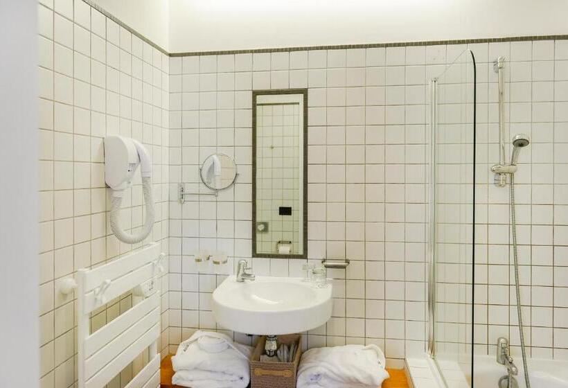 スタンダードルーム, Domaine De Barres