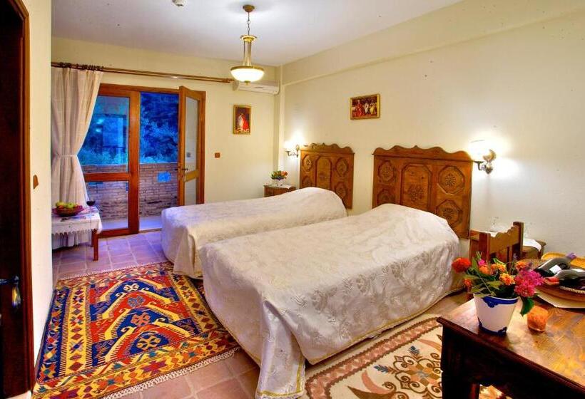 Номер Стандарт, Ephesus Boutique