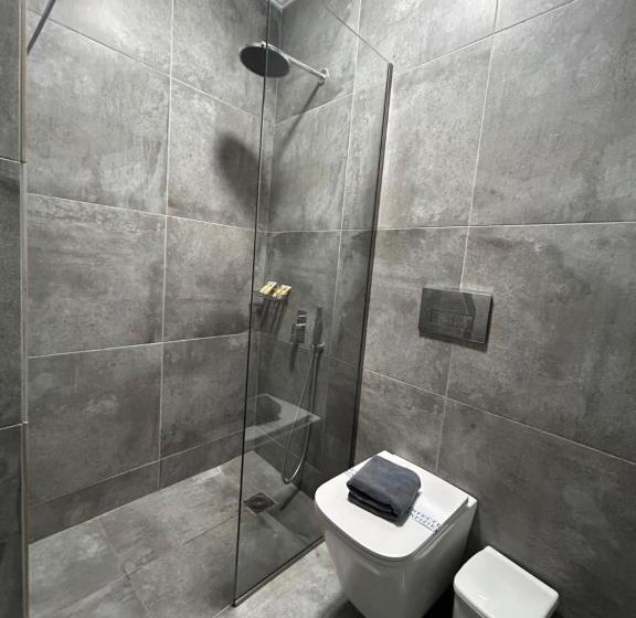 Номер Стандарт Вид на Город, Galaxy