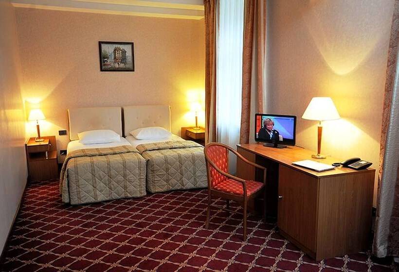 اتاق استاندارد, Oksana