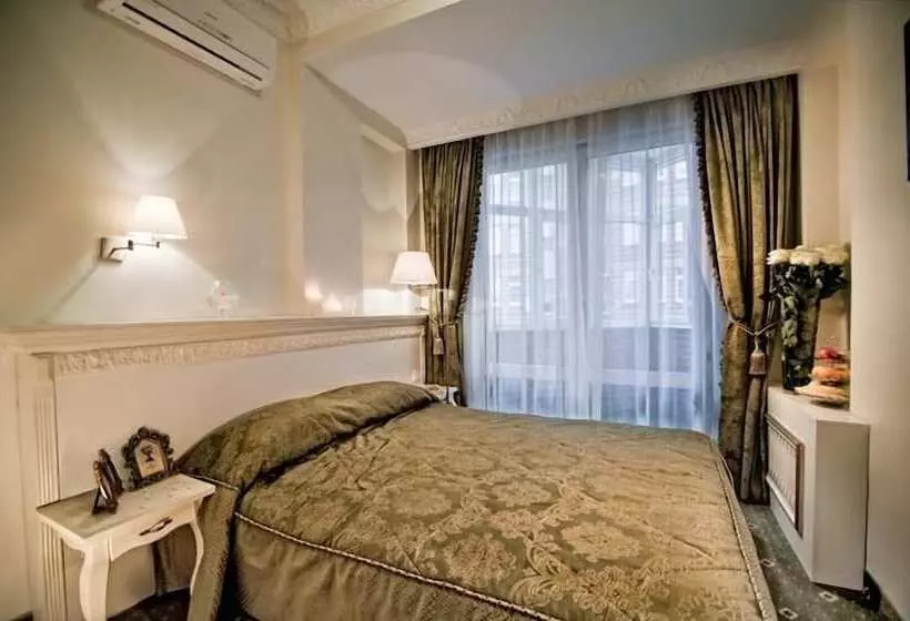 Standard-huone, Royal City