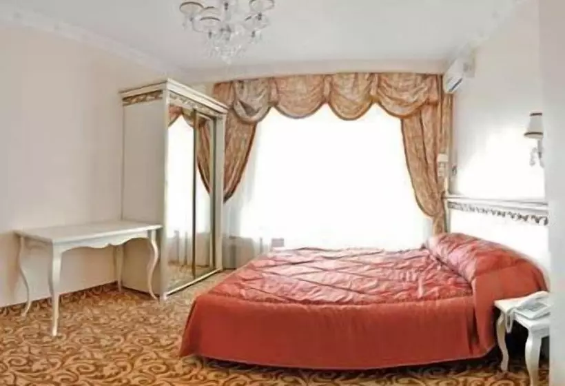 Standard-huone, Royal City