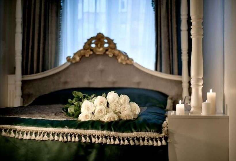 سوییت, Royal City