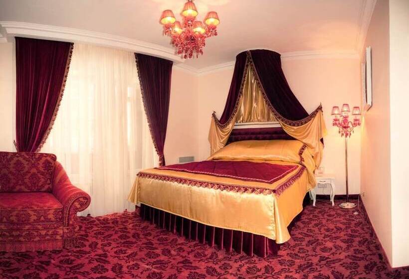 سوییت, Royal City