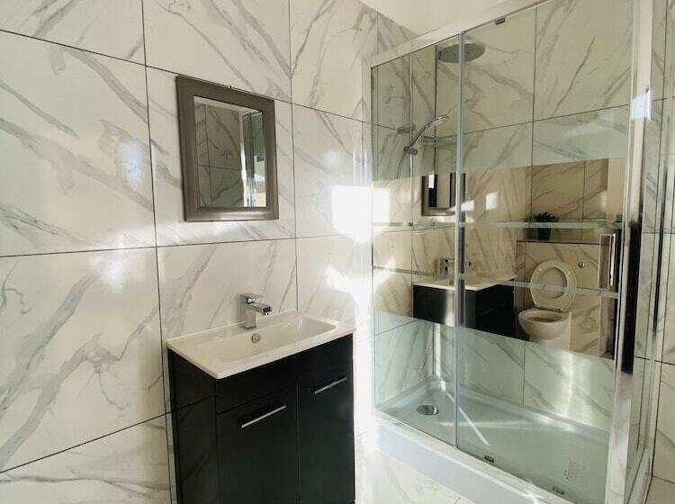 Президентский Люкс, Royal Hotel Sheerness