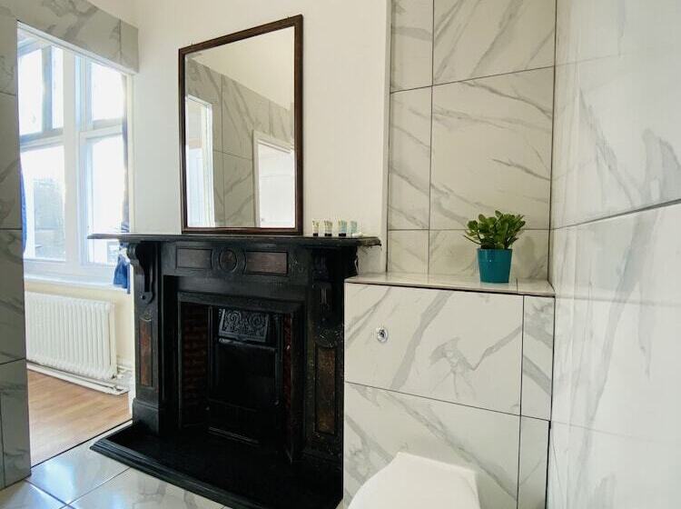 Президентский Люкс, Royal Hotel Sheerness