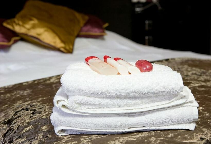 غرفة تنفيذية, The Bluebell