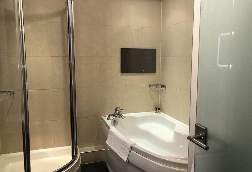 جناح ديلوكس, The Bluebell