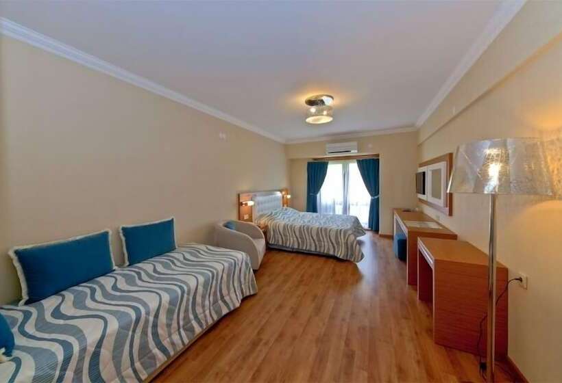 غرفة قياسية ثلاثية, Yucelen