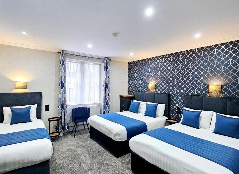 غرفة عائلية, Mentone