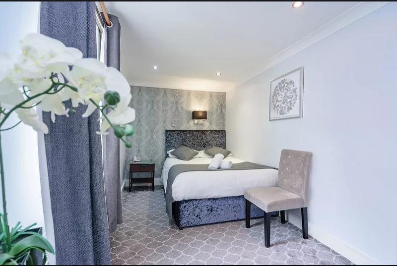 غرفة قياسية, Mentone