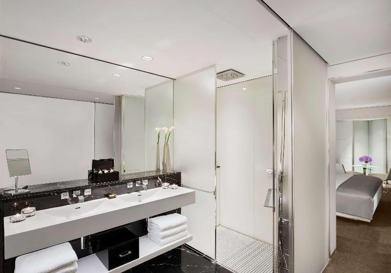 غرفة قياسية رباعية, Mentone