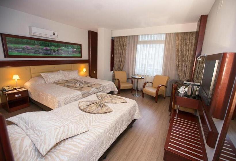 Triple Room Sea View, Mersin Oteli