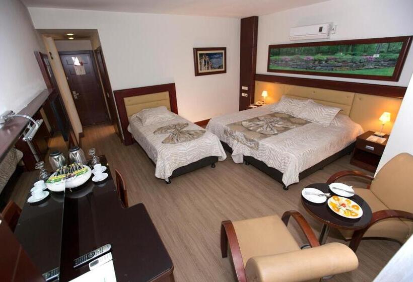 Triple Room Sea View, Mersin Oteli