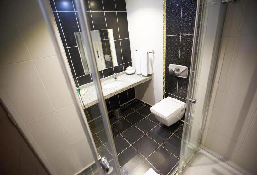 Triple Room Sea View, Mersin Oteli