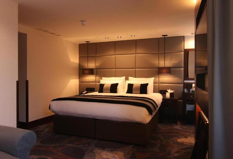 デラックストリプルルーム, The Devonshire