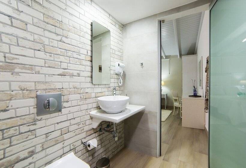 Suíte Júnior, Villa Mare Monte Apart
