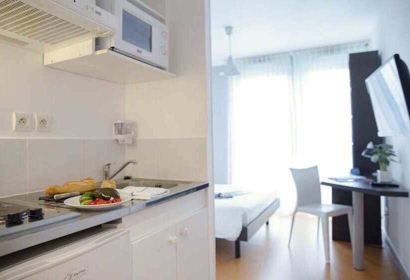 Студия Стандарт, Comfort Aparthotel Besancon Hauts Du Chazal