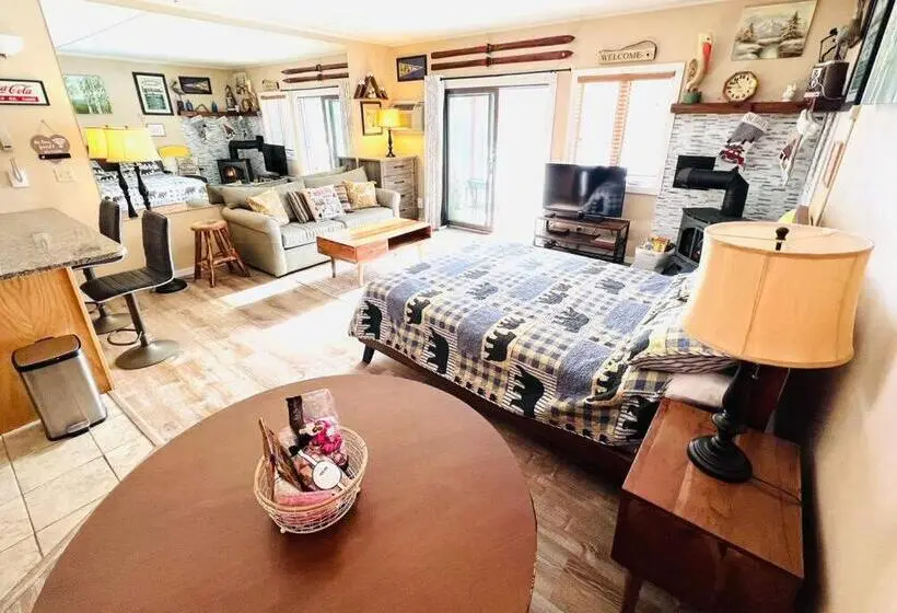 １階の１ベッドルームアパートメント, Attitash Mountain Village Studio   Slope View   Ski   Newly Renovated