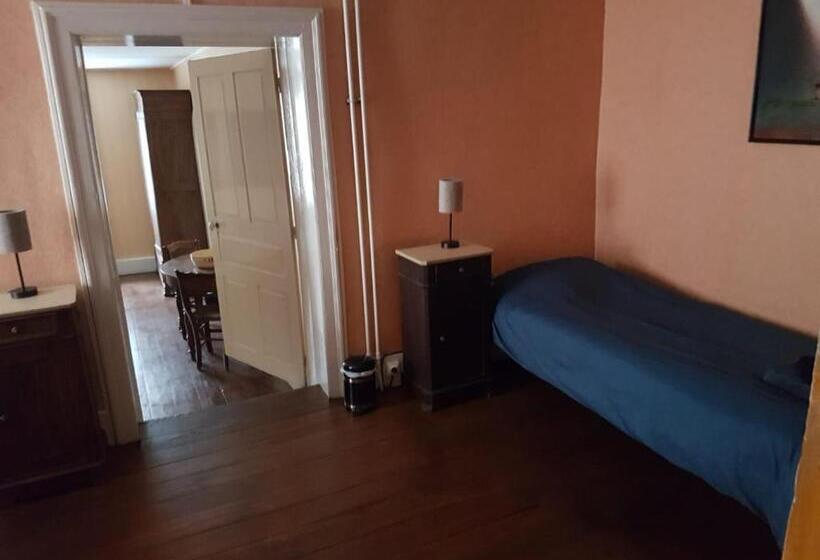 חדר משפחתי, Bed En Breakfast Le Chateau